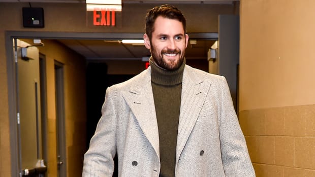 kevin-love-dopp-kit-tunnel-walk-lead